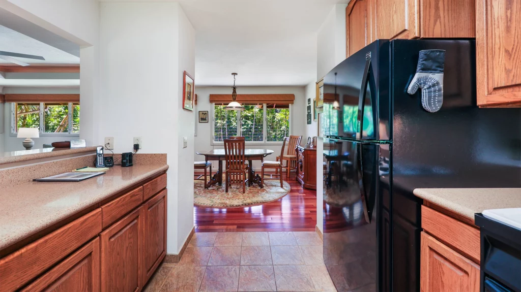 Modern Kitchen with Stylish Center Island