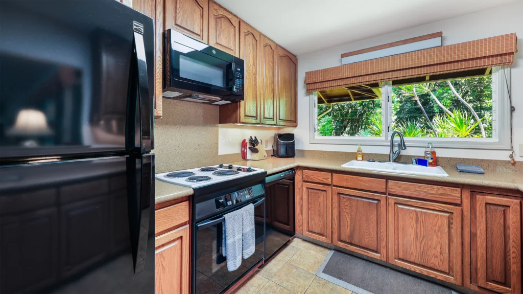 Fully Equipped Kitchen with Modern Appliances