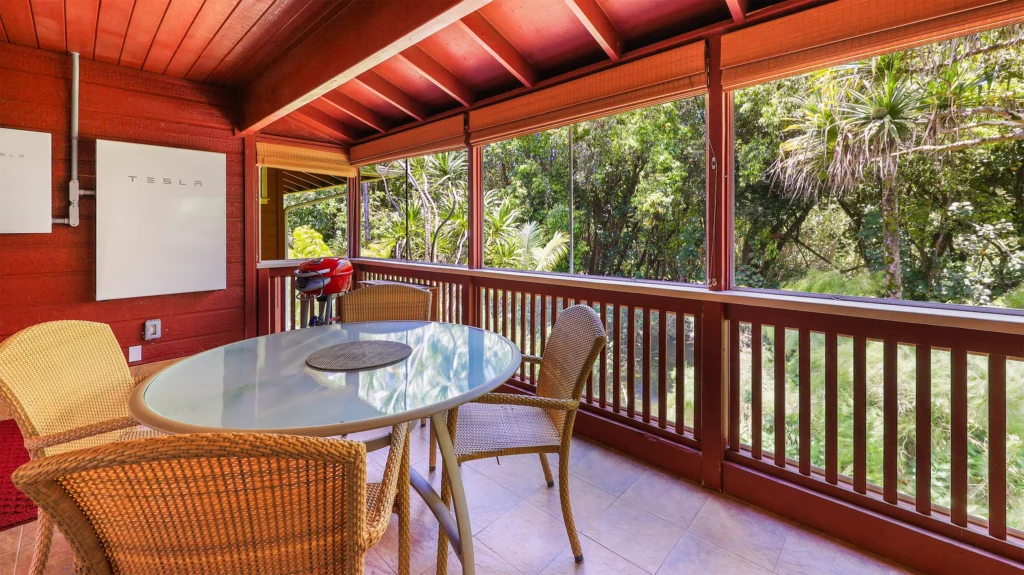 Eco-Friendly Lanai with BBQ and Stunning River View